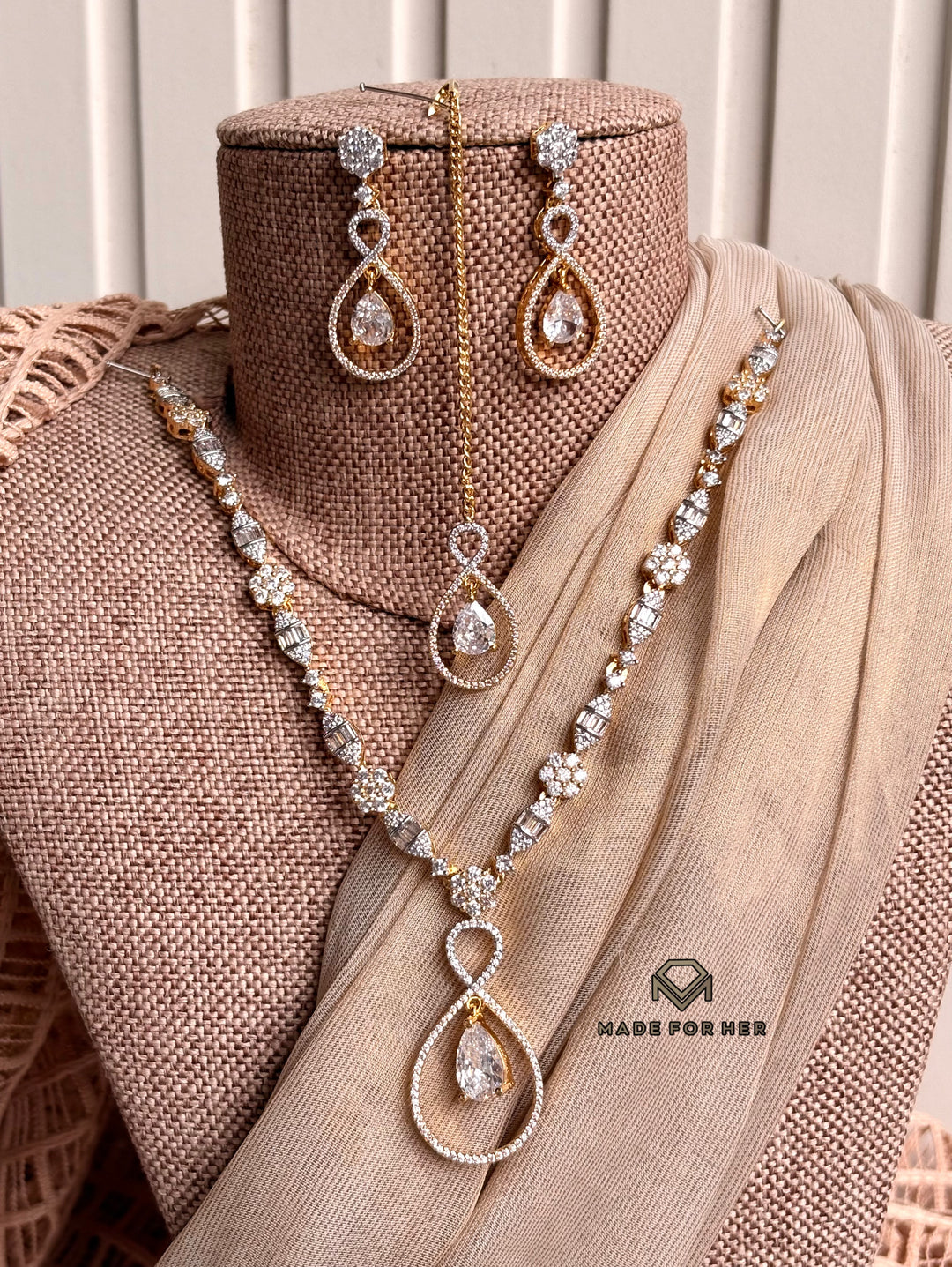 Élan Zircon Necklace Set - KFS1124