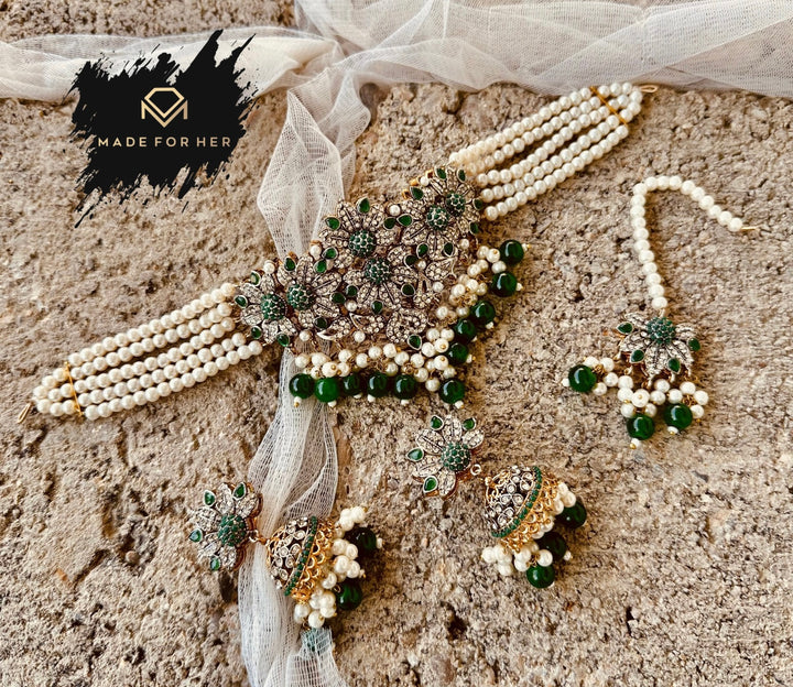 Vintage Aura Choker - RAYN1005