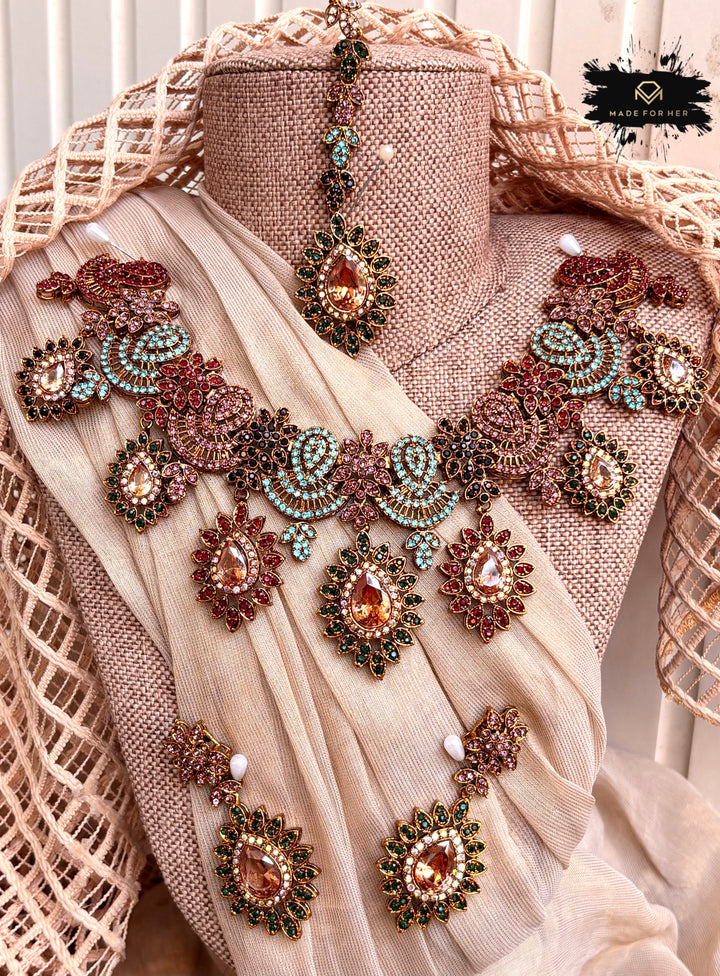 Crystal Statement Necklace Set - RAYN1079