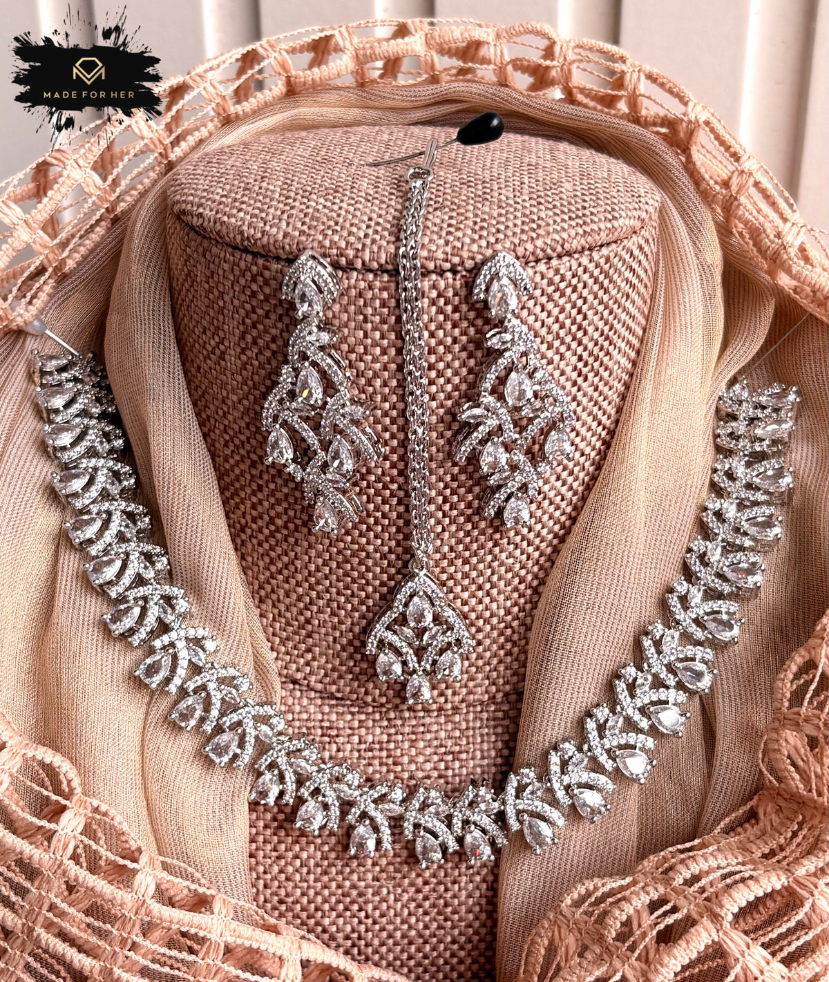 Majestic Zircon Necklace Set - KIA1224