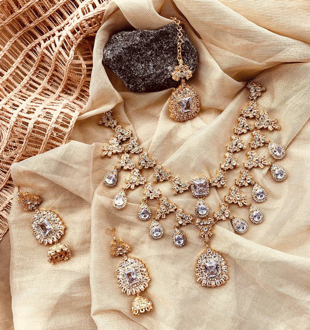 Iyla â€“ Graceful Necklace Set