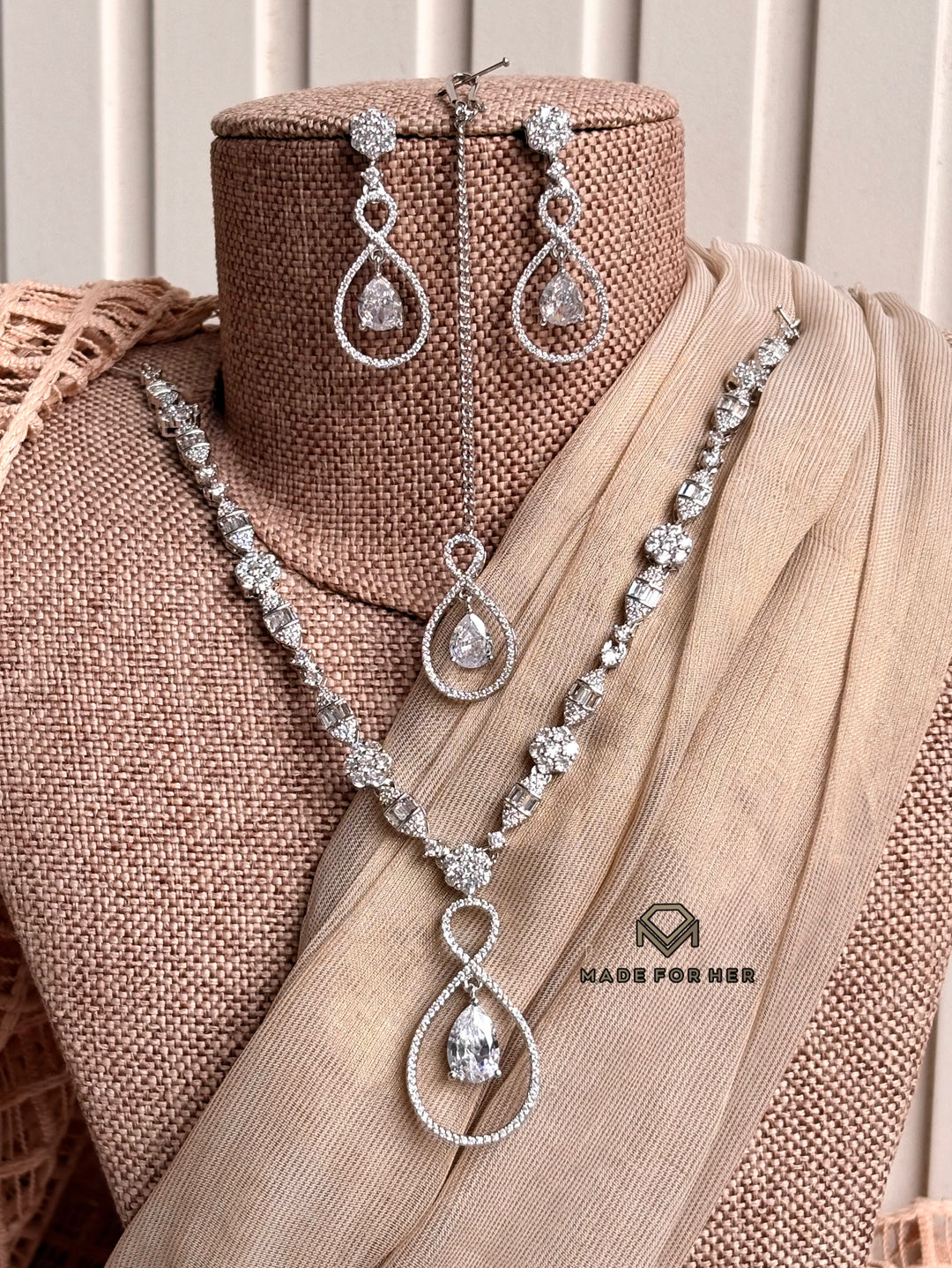 Élan Zircon Necklace Set - KFS1124