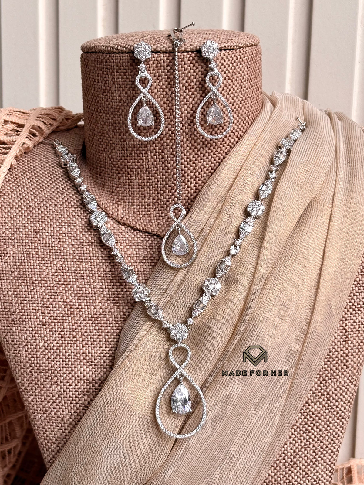 Élan Zircon Necklace Set - KFS1124