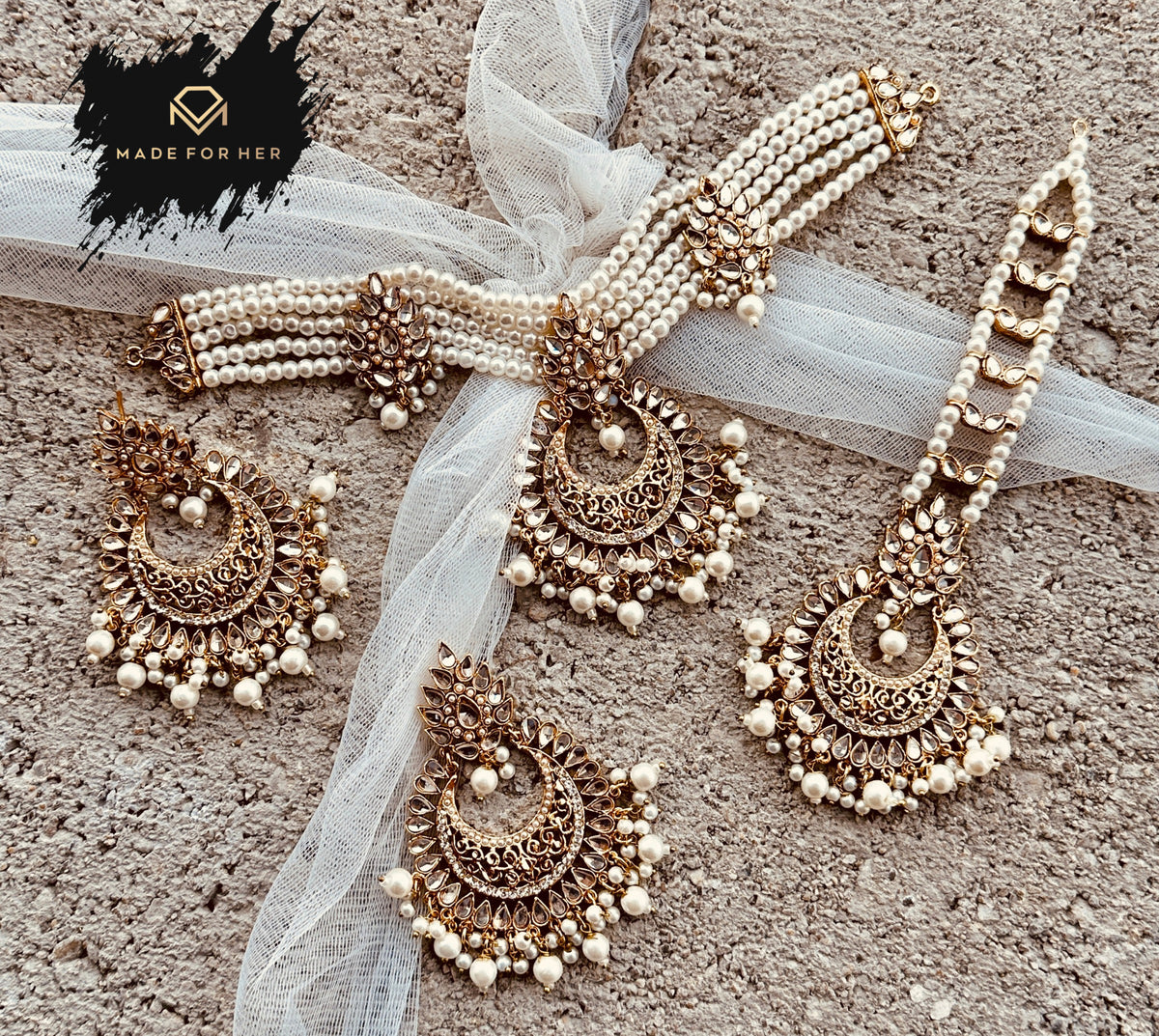 Sitara-e-Nazakat Choker Set - KAHD1021