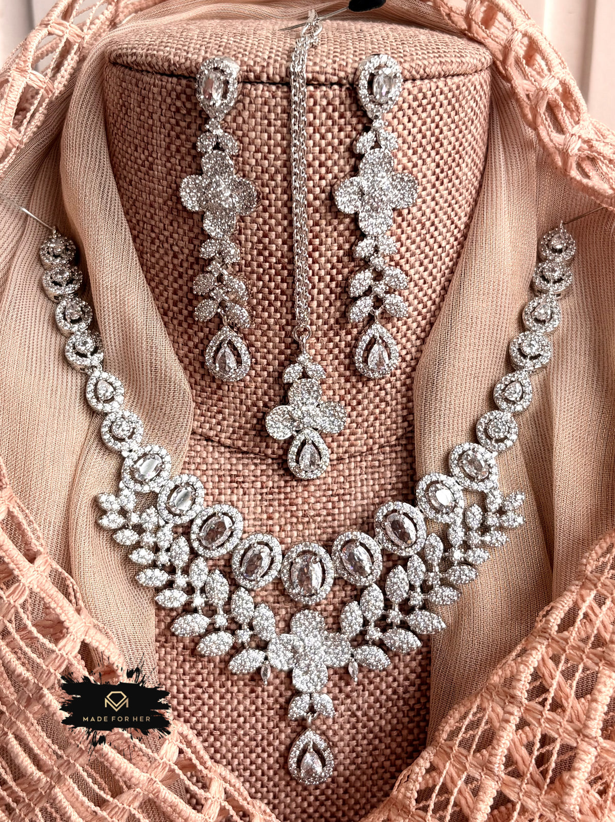 Elite Luxe Zircon Necklace Set - KIA1223