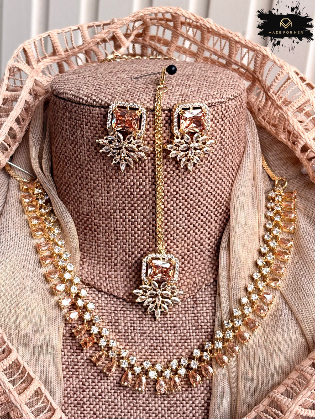 Aveline Zircon Necklace Set - KM1001