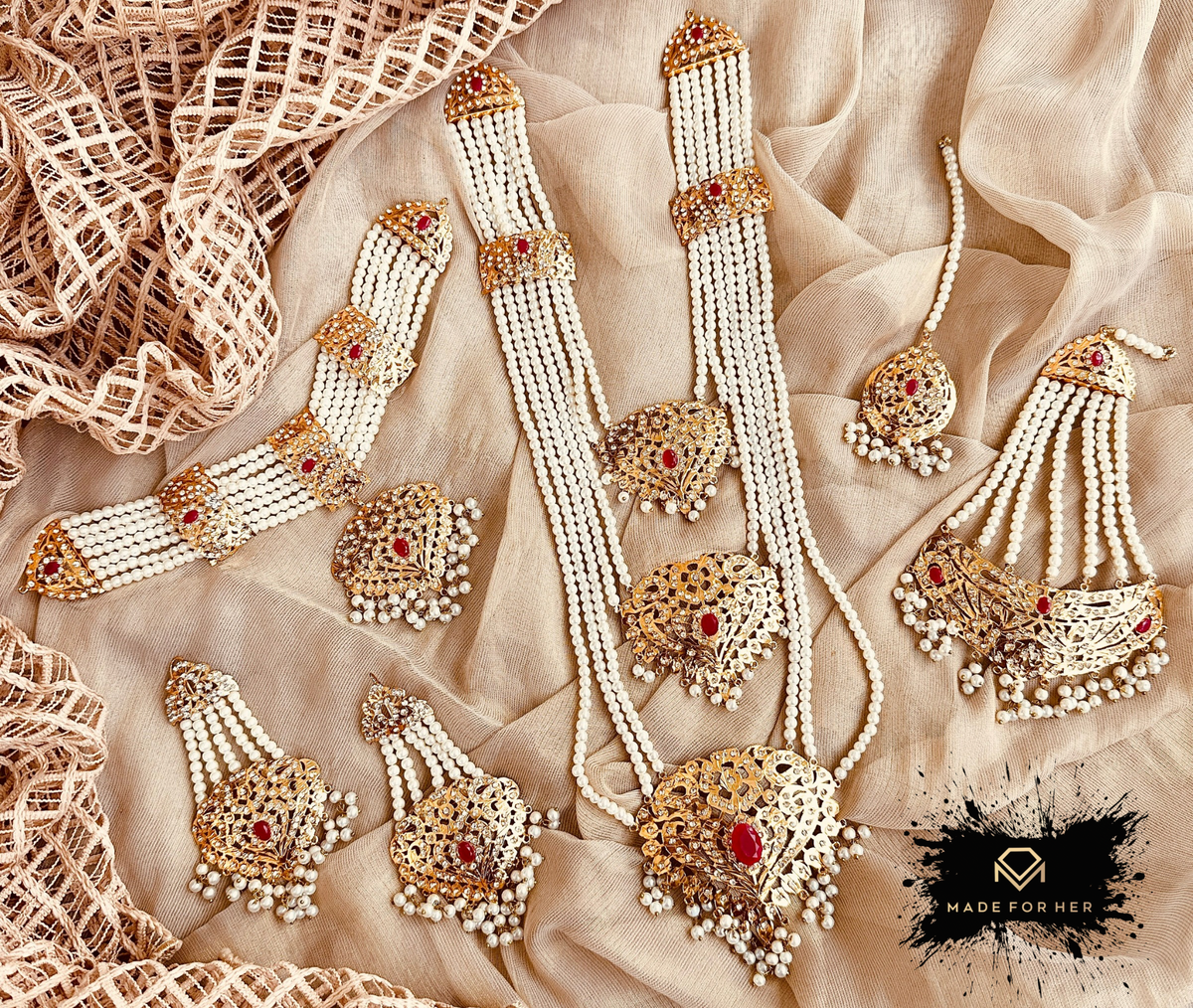 Husn-e-Hyderabadi — 3 Layered Bridal Set - WM1060