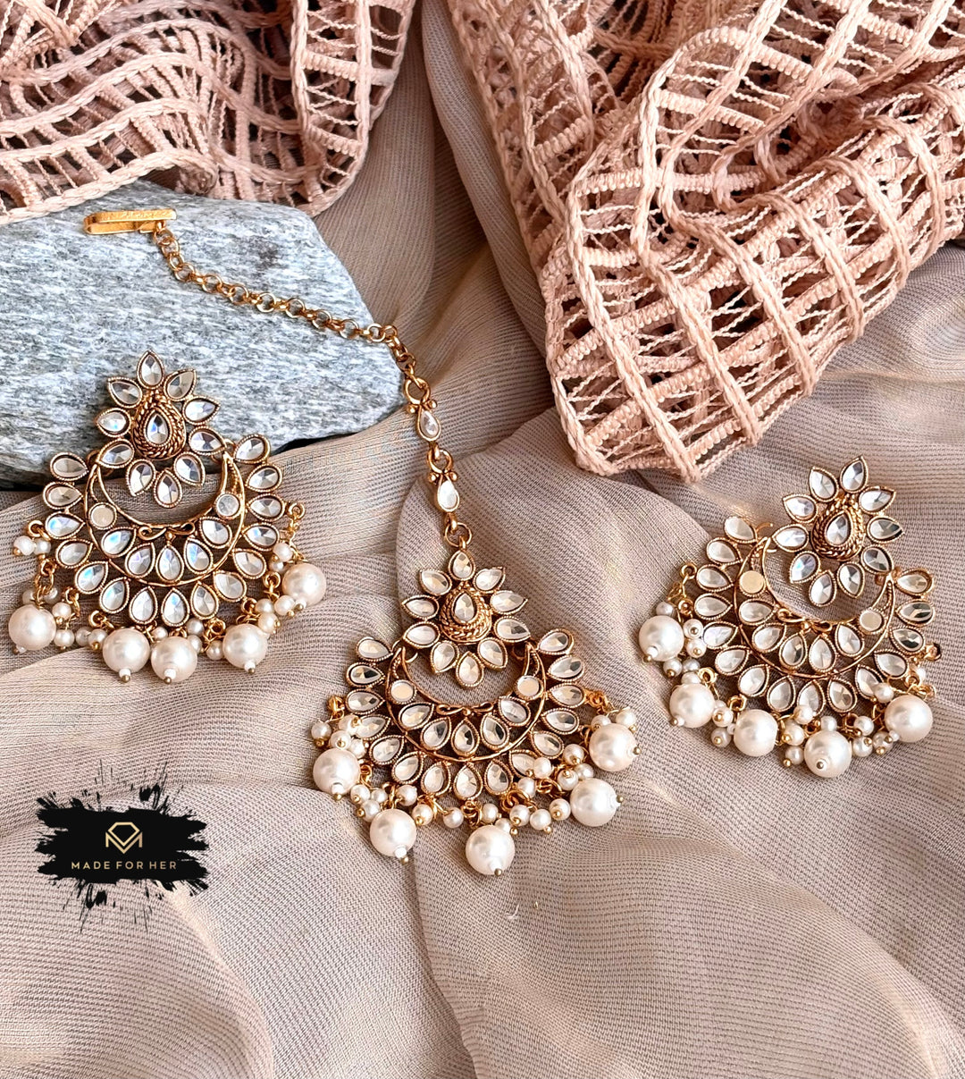 Noor-e-Raaz Earrings & Tikka Set - KMW1161