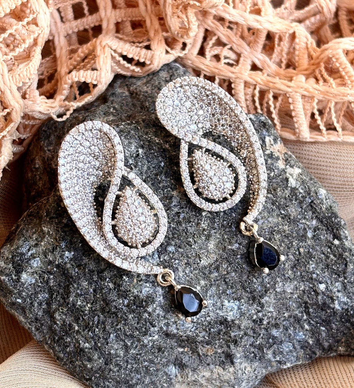 Subtle Shine Zircon Earrings - Black - LNJ1011