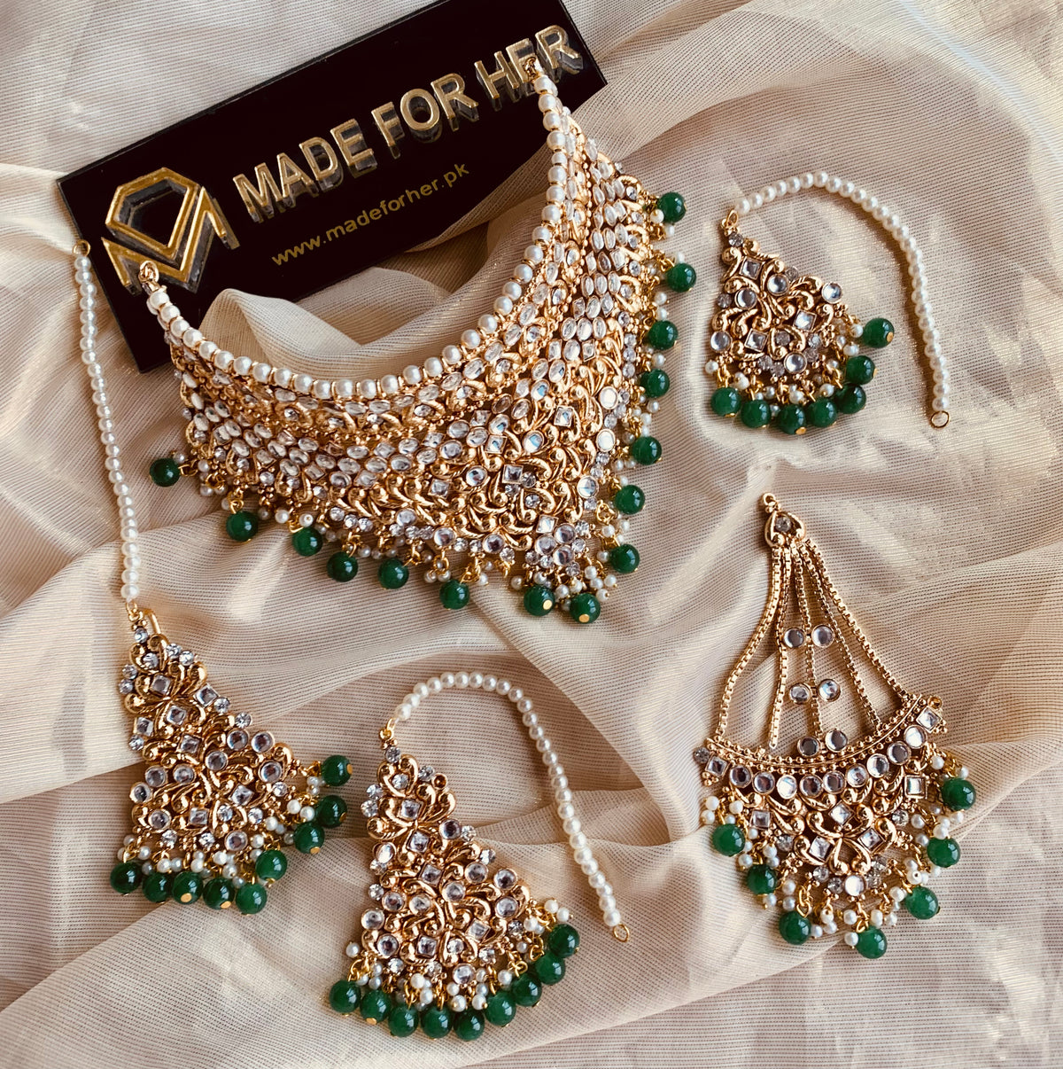 Luxurious Bridal Collar - KAT033