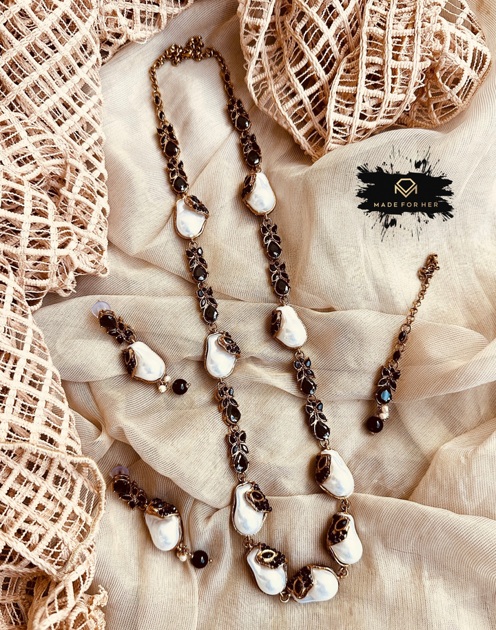 Divine Pearl Malaa Set - KSH1055