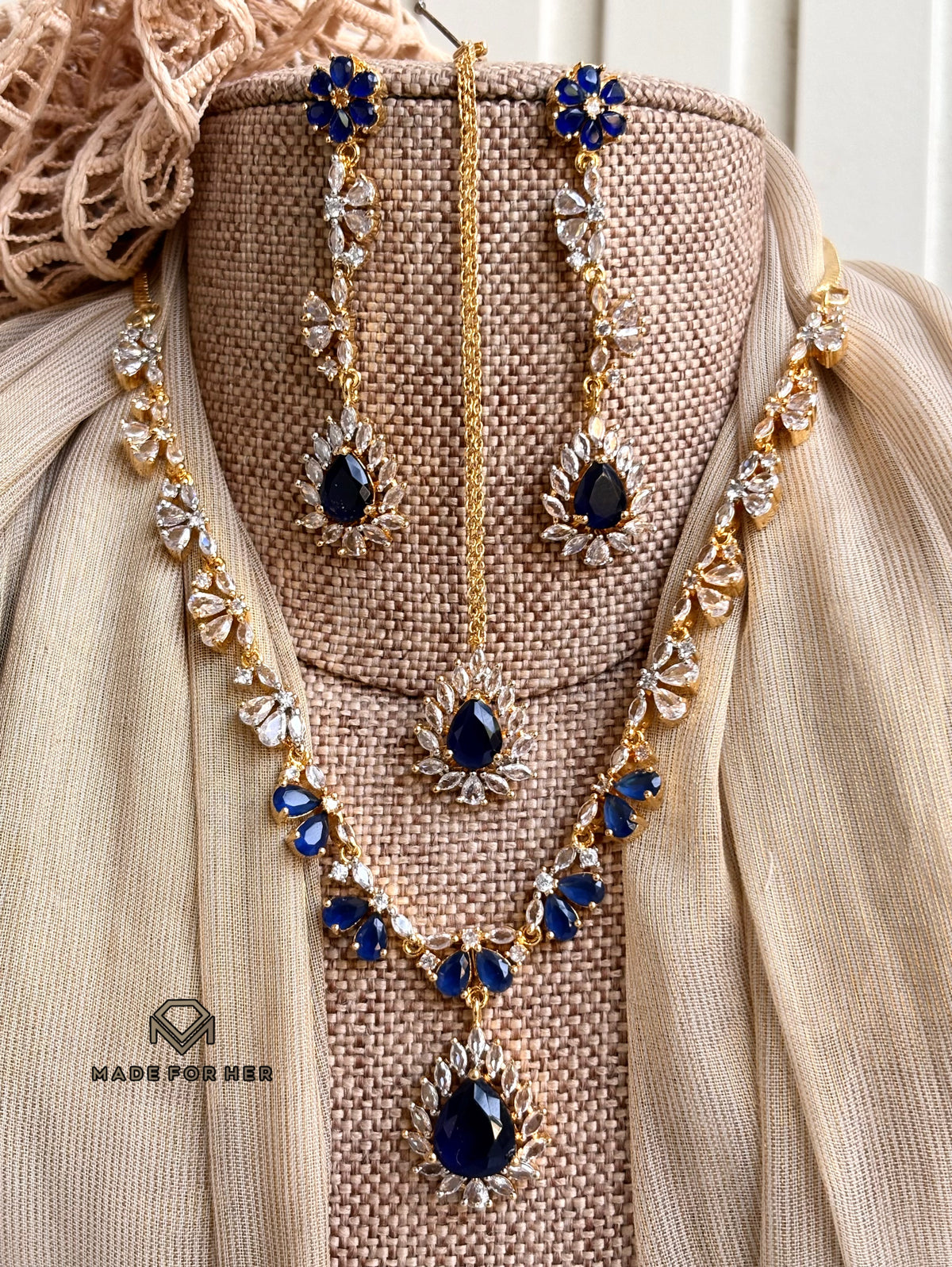 Solenne Zircon Necklace Set - KFS1142