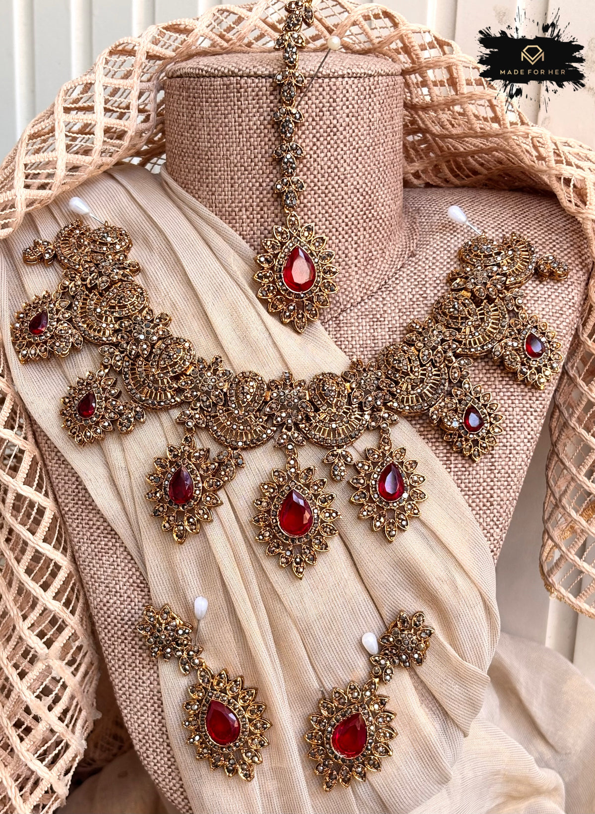 Crystal Statement Necklace Set - RAYN1079