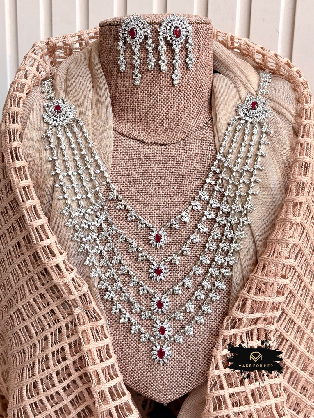 Veloura Zircon Haar Necklace - KSTP1046
