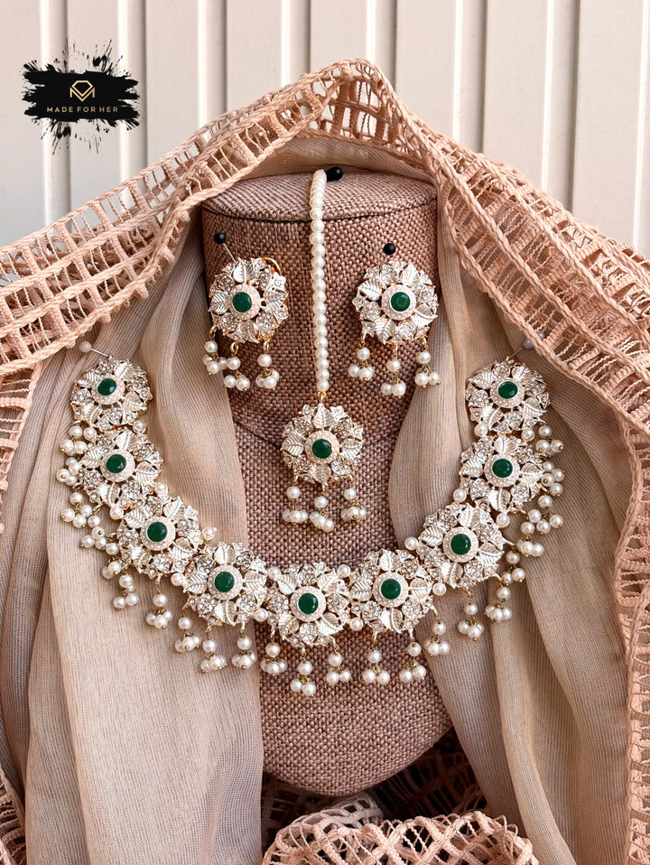 Elyra Radiance Necklace Set - RAYN1089