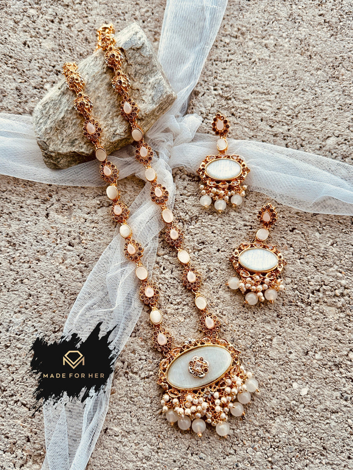 Nefertiti Grace Malaa - KSH1005