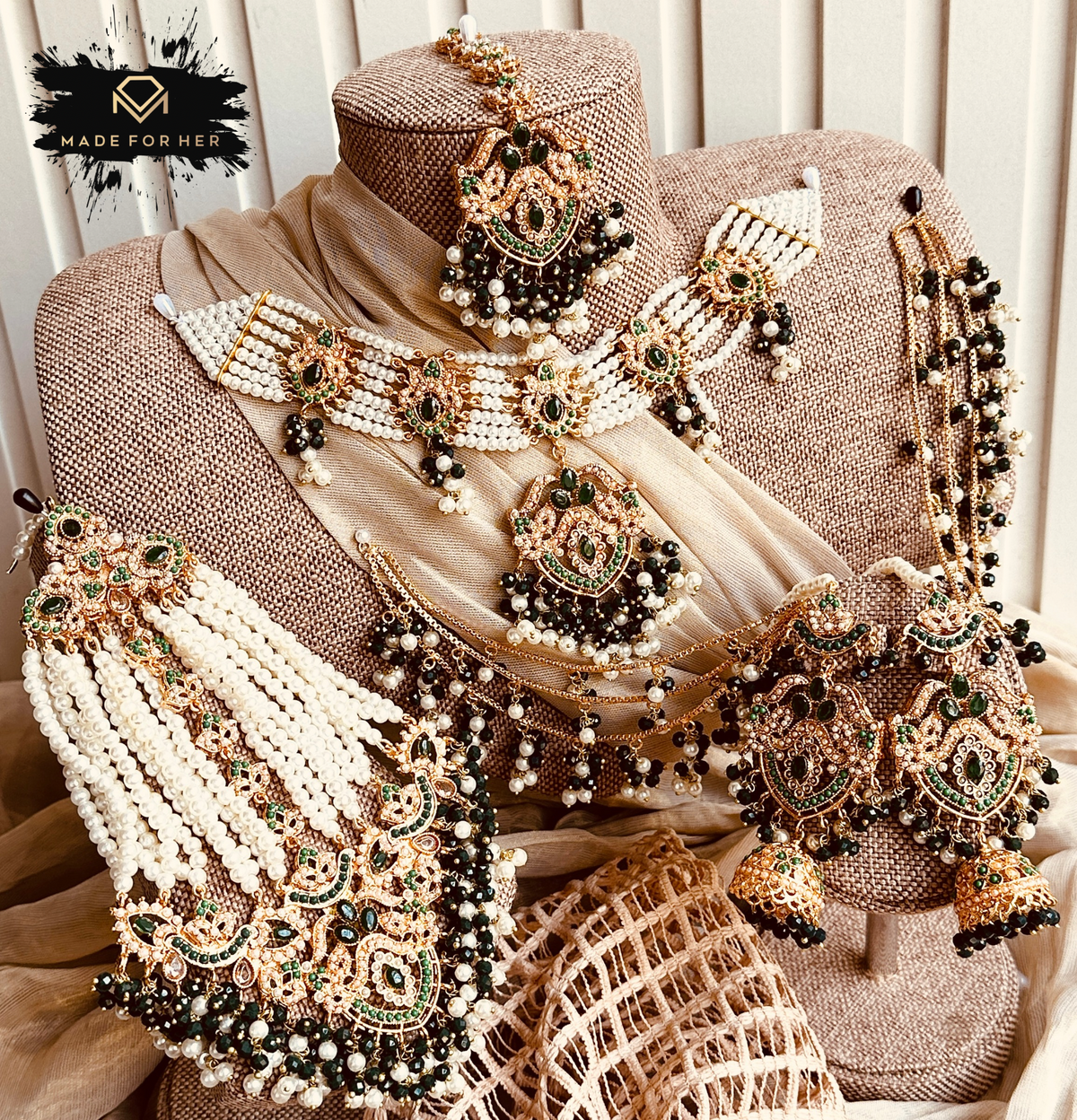 Shehnai Royale Bridal Set - KAHD1069