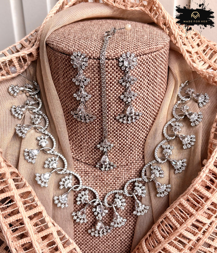 Royal Gleam Zircon Necklace Set - KIA1232