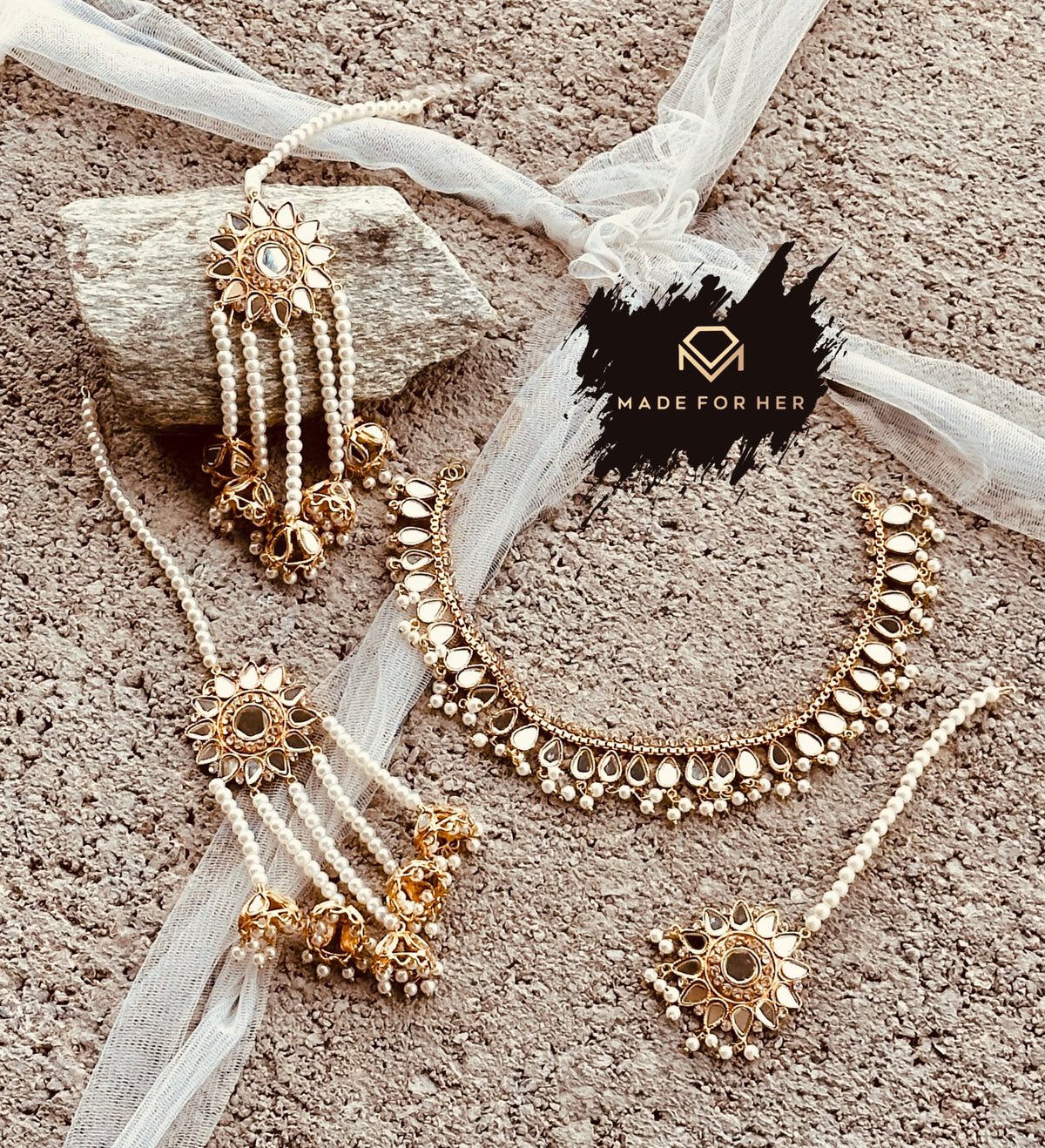 NoirÃ© Kundun Necklace Set - KAHD1009
