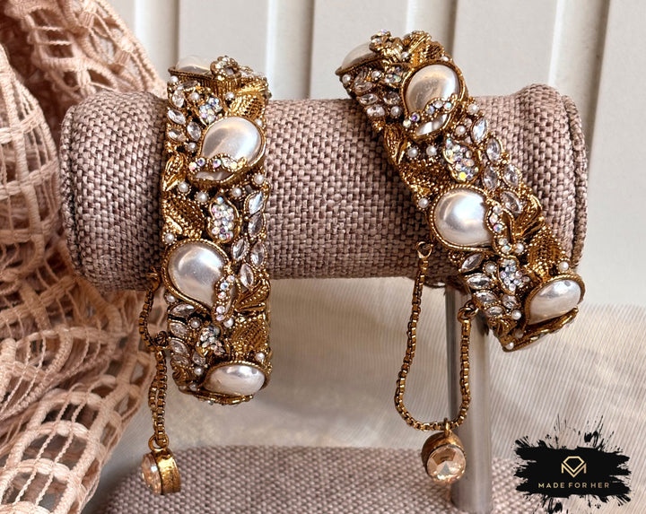 Pearly Clasp Openable Bangles - Openable - KSH1104