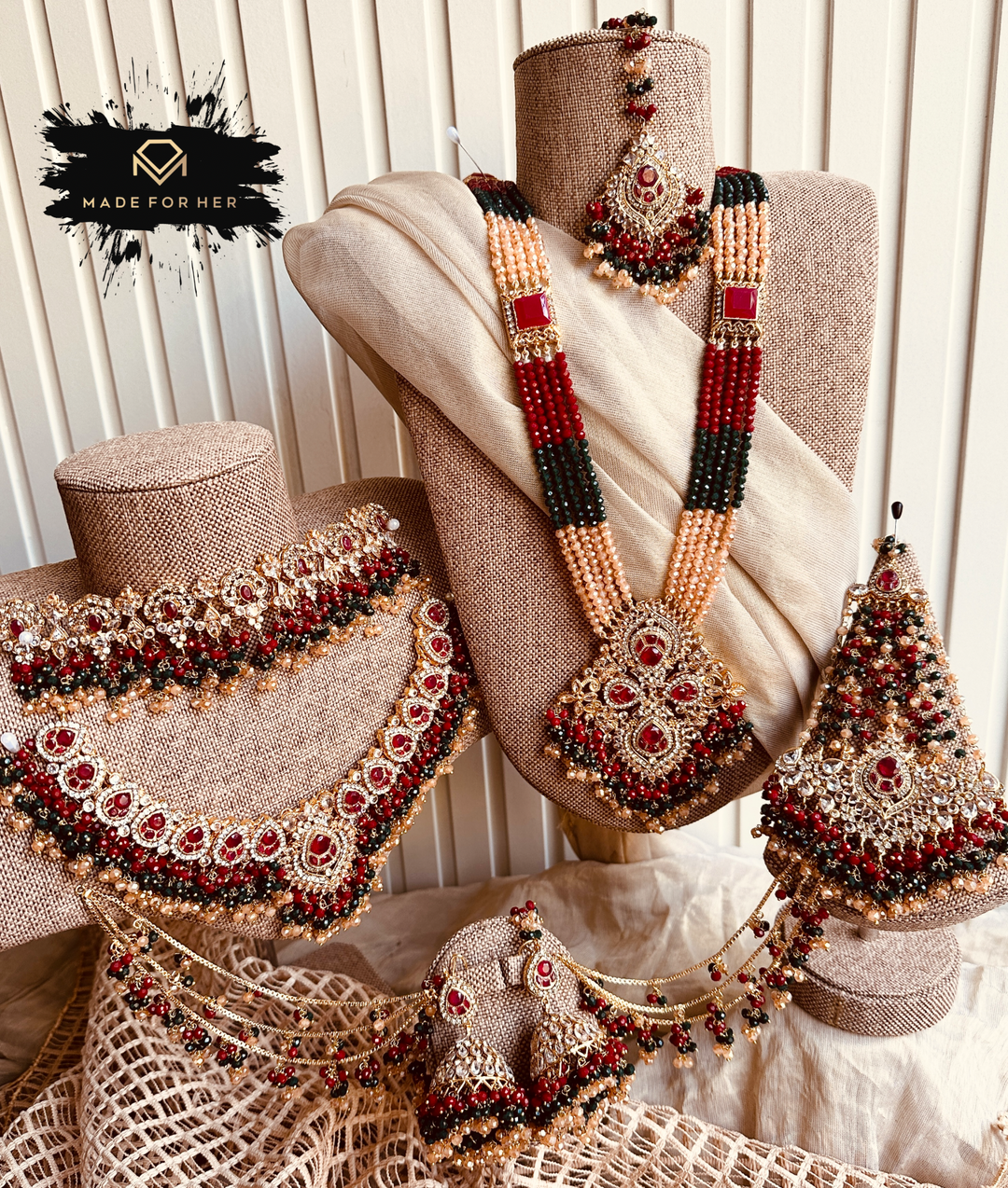 Malika-e-Aalam Bridal Set - LNS1070
