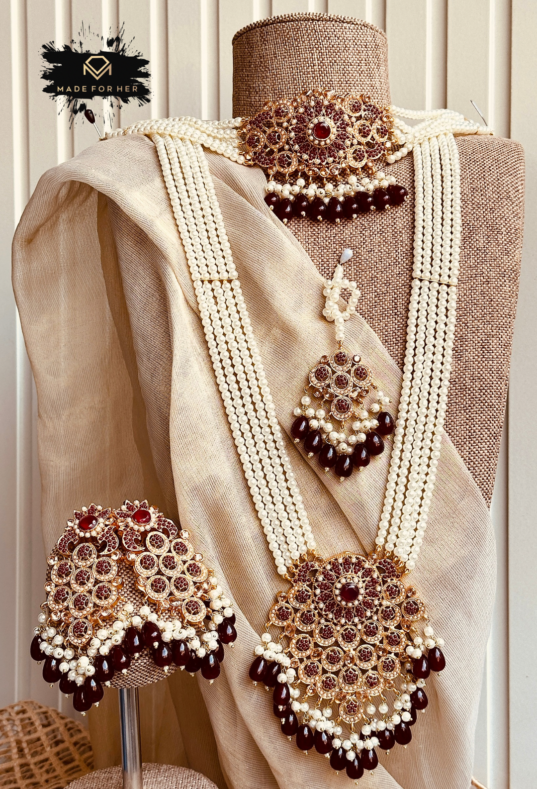 Hoor Mahal Bridal Ensemble - KAHD1052