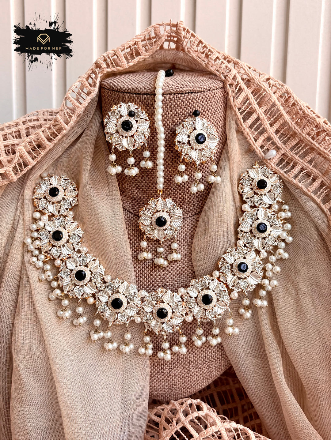 Elyra Radiance Necklace Set - RAYN1089