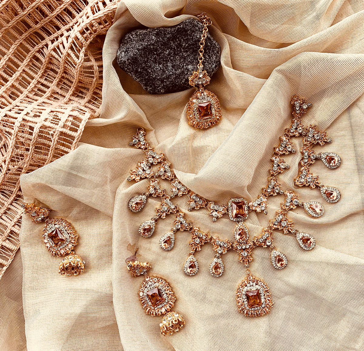 Iyla â€“ Graceful Necklace Set