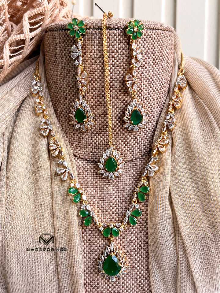 Solenne Zircon Necklace Set - KFS1142