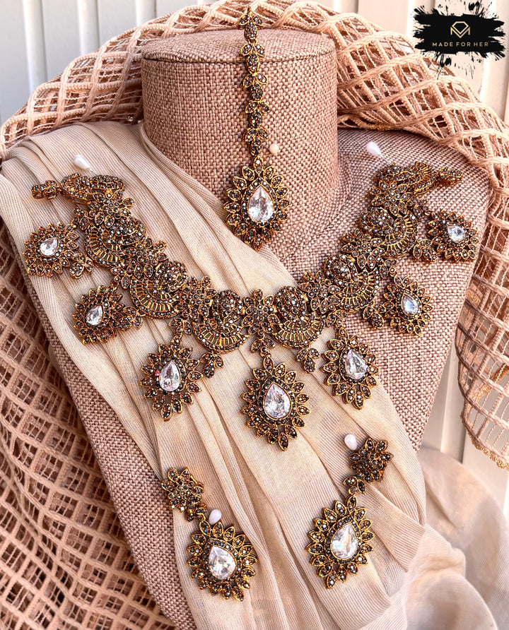 Crystal Statement Necklace Set - RAYN1079