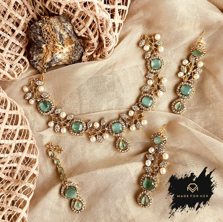 Dazzling Enchant Necklace Set - KSH1025
