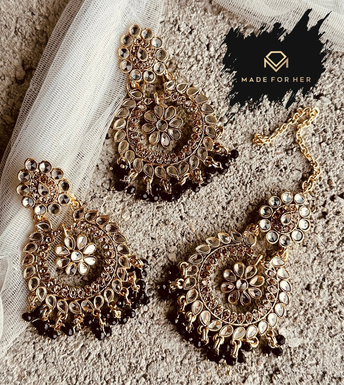 Noor-e-Nazakat - Earrings & Tikka - KWA1003
