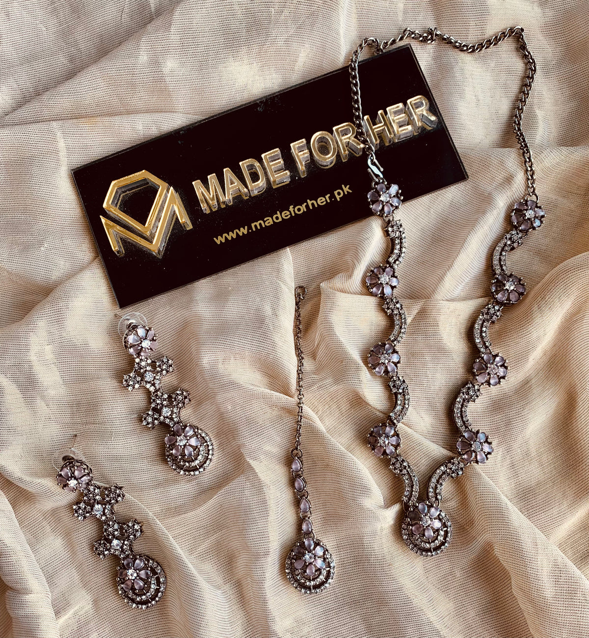 Beautiful Necklace - Black Polish - KSH067