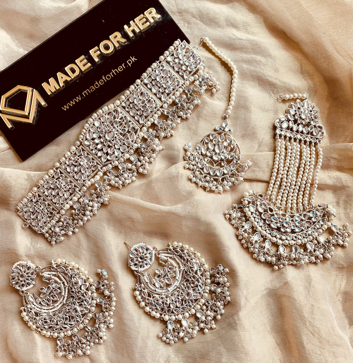 Bridal Heavy Choker - WM018